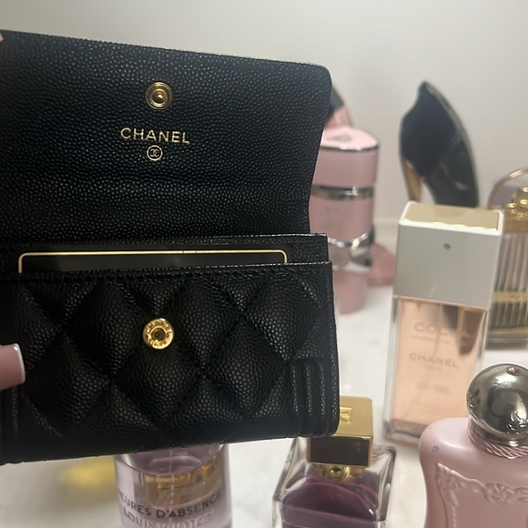 CHANEL Flap Card Holder - Picture 7 of 8